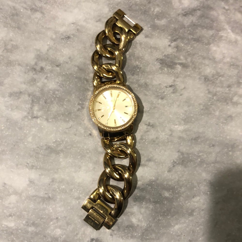 ⌚️ MICHAEL KORS gold watch.  Chain Wrist Band.